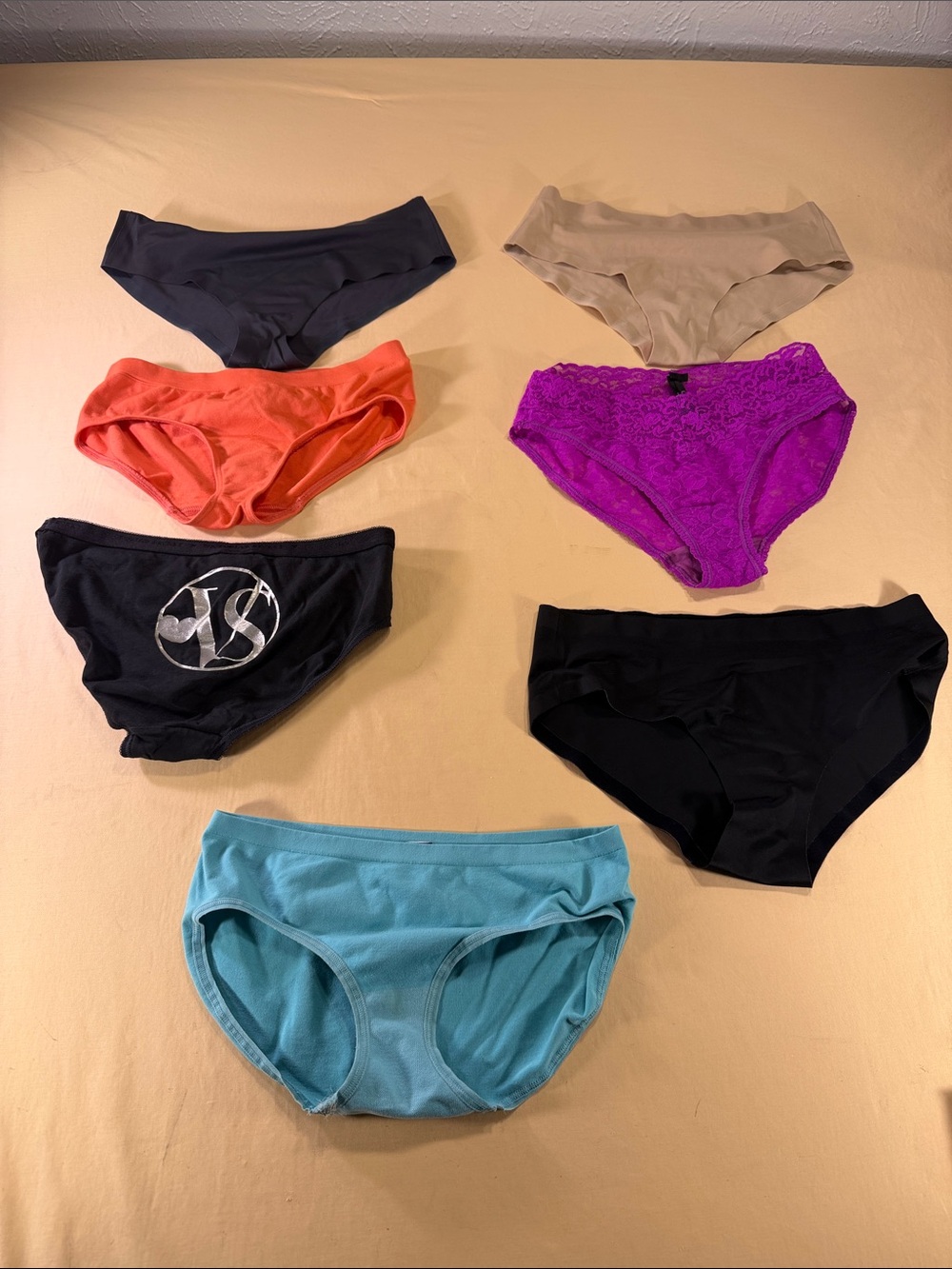 Seven pairs of Victoria’s Secret women’s briefs